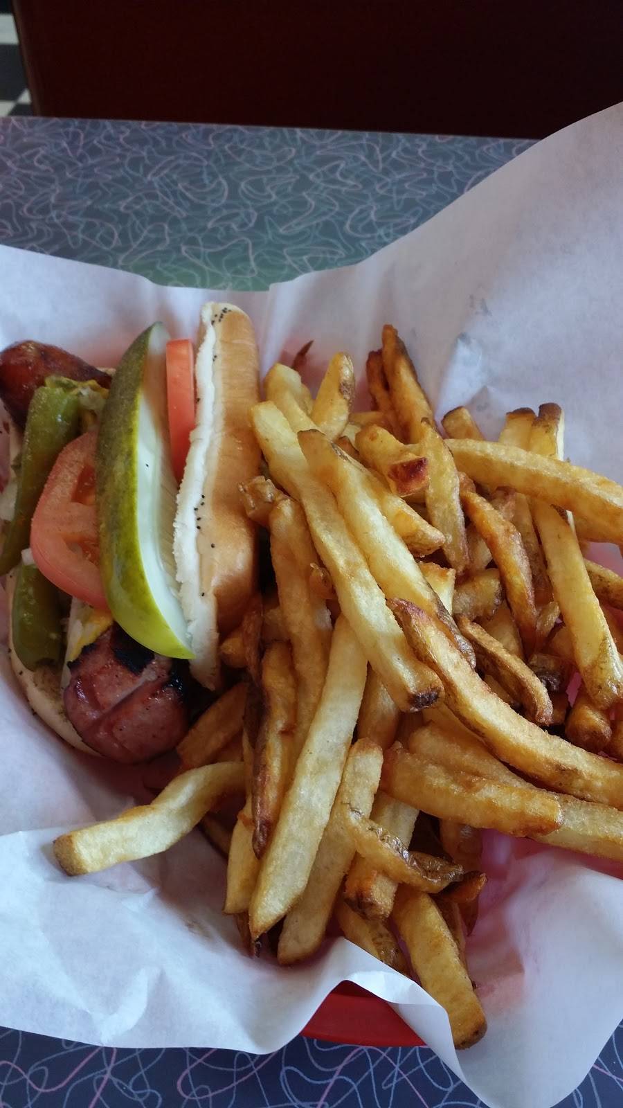 Scoobys Red Hot’s | restaurant | 1039 S Arlington Heights Rd #c, Arlington Heights, IL 60005, USA | 8477180550 OR +1 847-718-0550