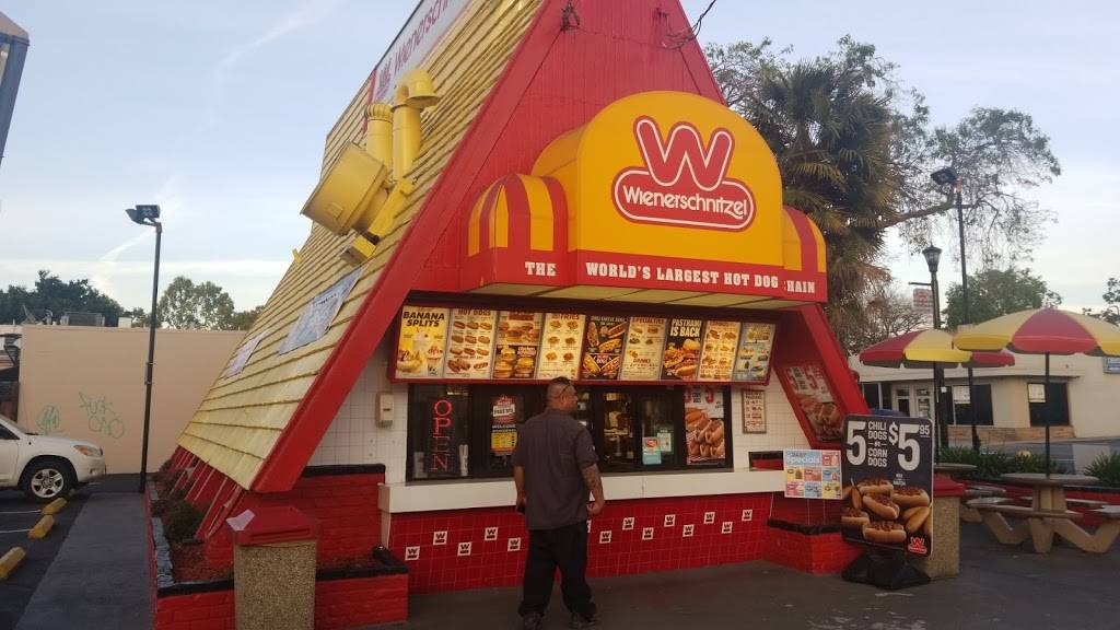 Wienerschnitzel | restaurant | 702 N 4th St, San Jose, CA 95112, USA | 4089989837 OR +1 408-998-9837
