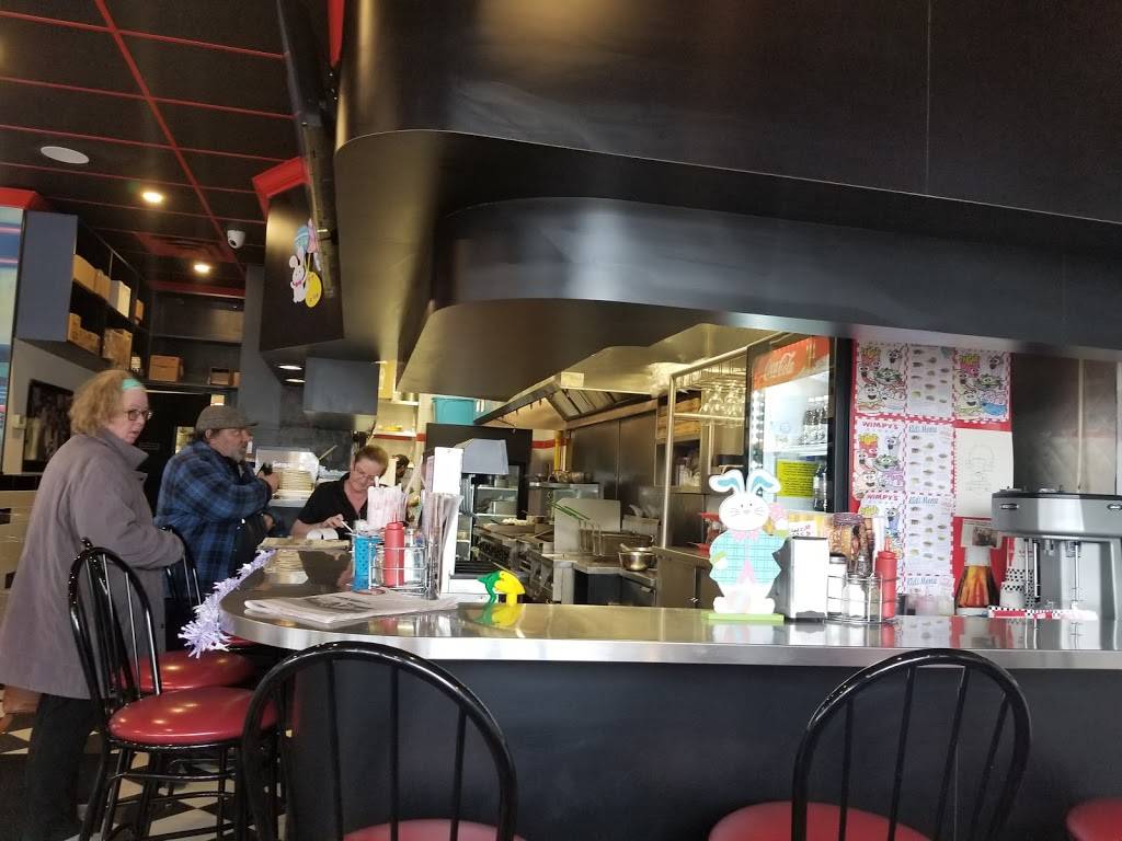 Wimpys Diner | restaurant | 14834 Yonge St, Aurora, ON L4G 1N2, Canada | 9058410038 OR +1 905-841-0038