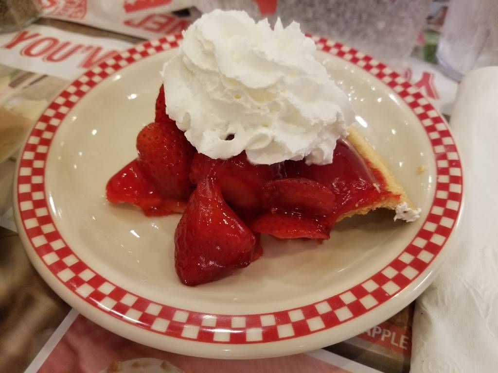 BIG BOY | restaurant | 16880 Hall Rd, Clinton Twp, MI 48038, USA | 5862636220 OR +1 586-263-6220