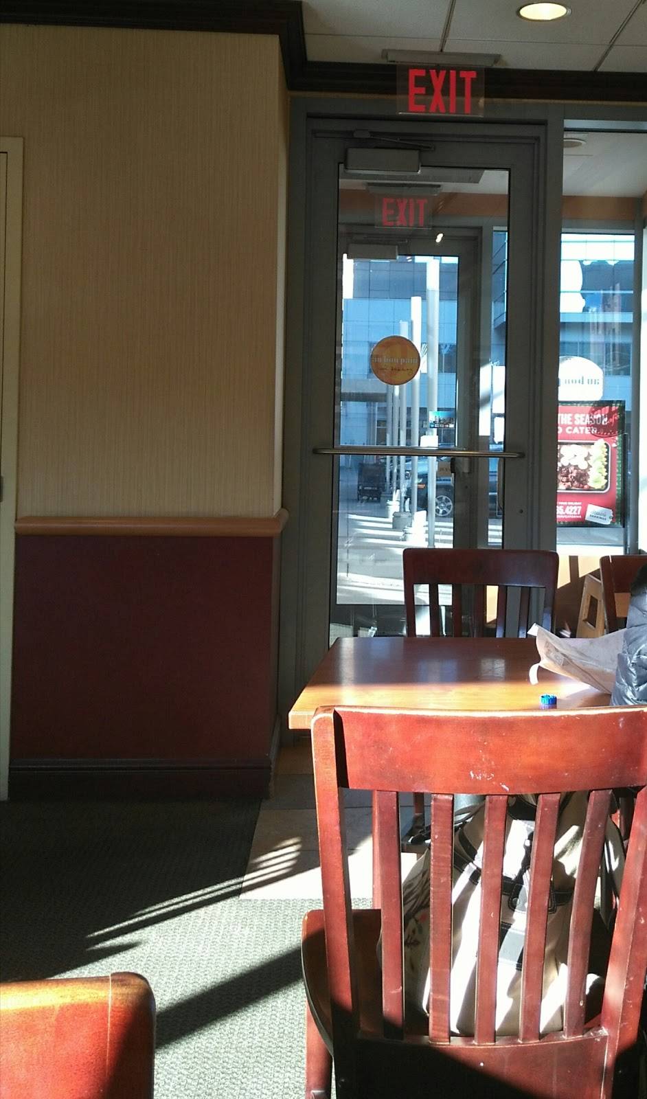 Au Bon Pain | bakery | Charles River Plaza, 209 Cambridge St, Boston, MA 02114, USA | 6177231278 OR +1 617-723-1278