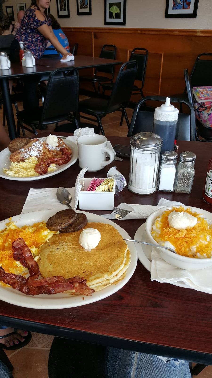 Bobs Family Restaurant | restaurant | 5120 S Conway Rd, Orlando, FL 32812, USA | 4077048815 OR +1 407-704-8815