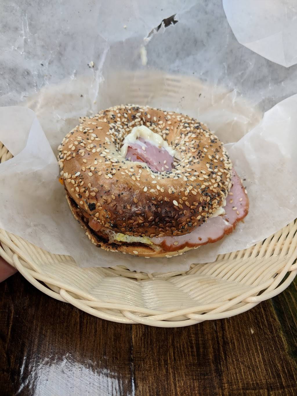 Old Bagel House | restaurant | 101 Osler Dr #120, Dundas, ON L9H 4H6, Canada | 9056275299 OR +1 905-627-5299