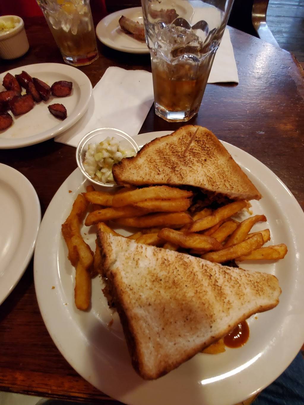 The Bar-B-Q Shop | restaurant | 1782 Madison Ave, Memphis, TN 38104, USA | 9012721277 OR +1 901-272-1277