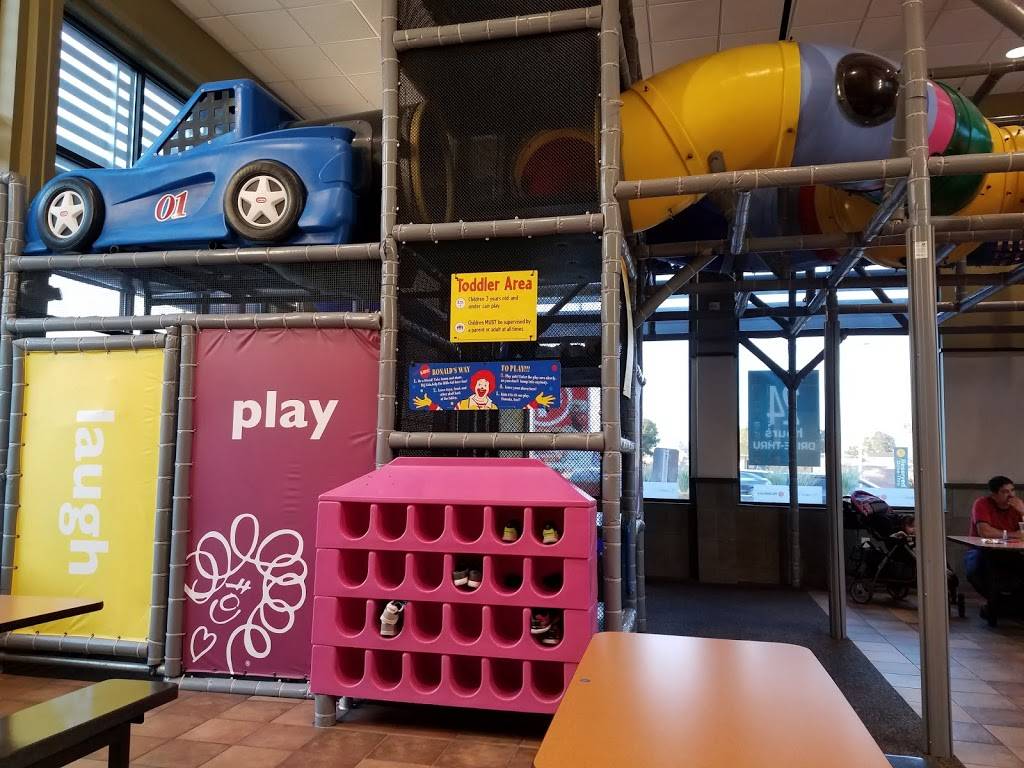 McDonalds | cafe | 7851 W Charleston Blvd, Las Vegas, NV 89117, USA | 7023603595 OR +1 702-360-3595