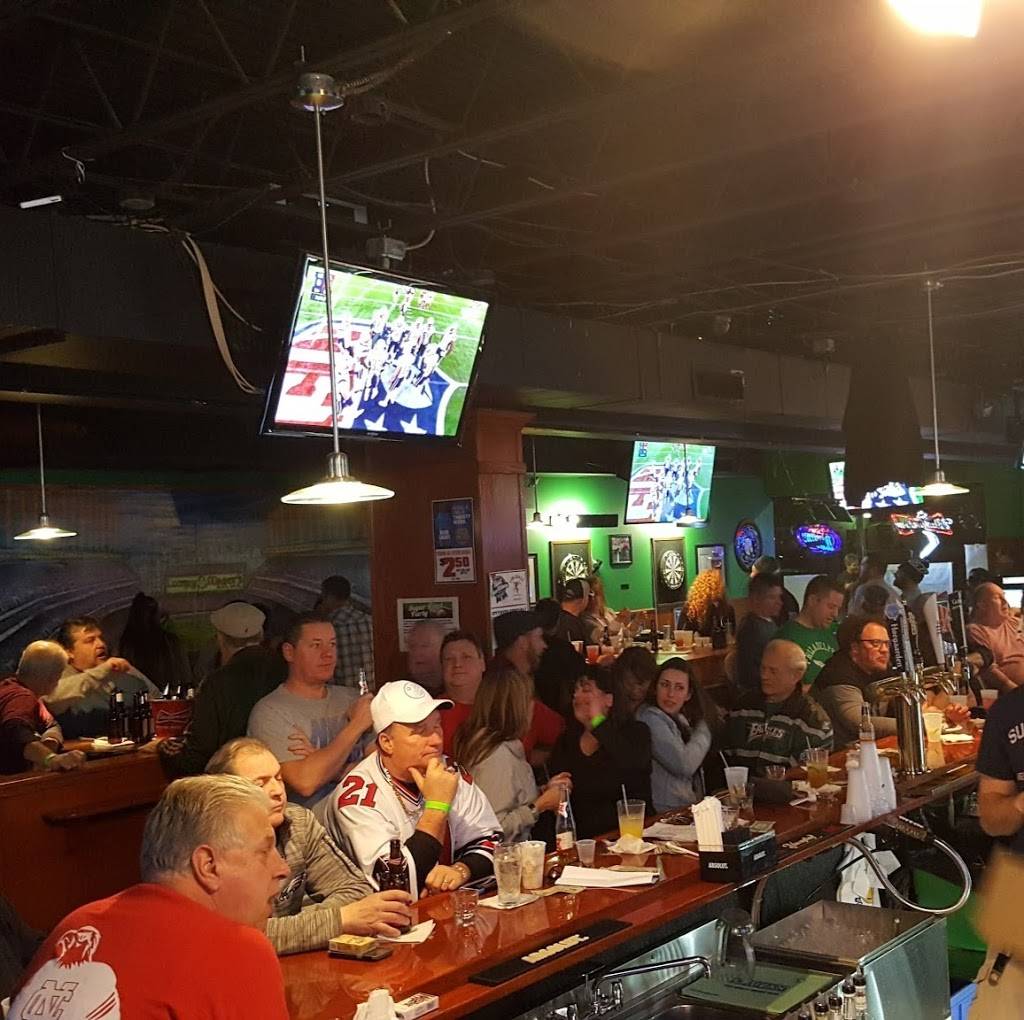 Lumpy Magees Pub and Grub | restaurant | Store #3/4, 2417 Welsh Rd, Philadelphia, PA 19114, USA | 2158213268 OR +1 215-821-3268