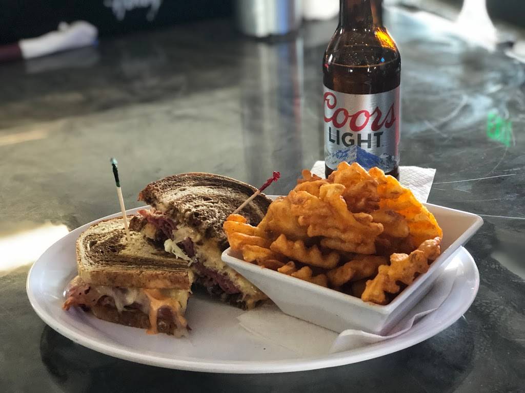 Sugar Creek Brickhouse | restaurant | 5821 W US Hwy 40, Greenfield, IN 46140, USA | 3179476571 OR +1 317-947-6571