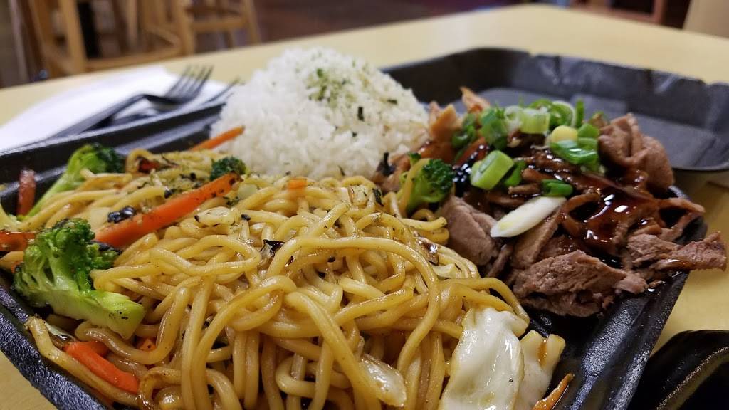 Yogis Grill | restaurant | 1130 W Grove Ave, Mesa, AZ 85210, USA | 4808907990 OR +1 480-890-7990