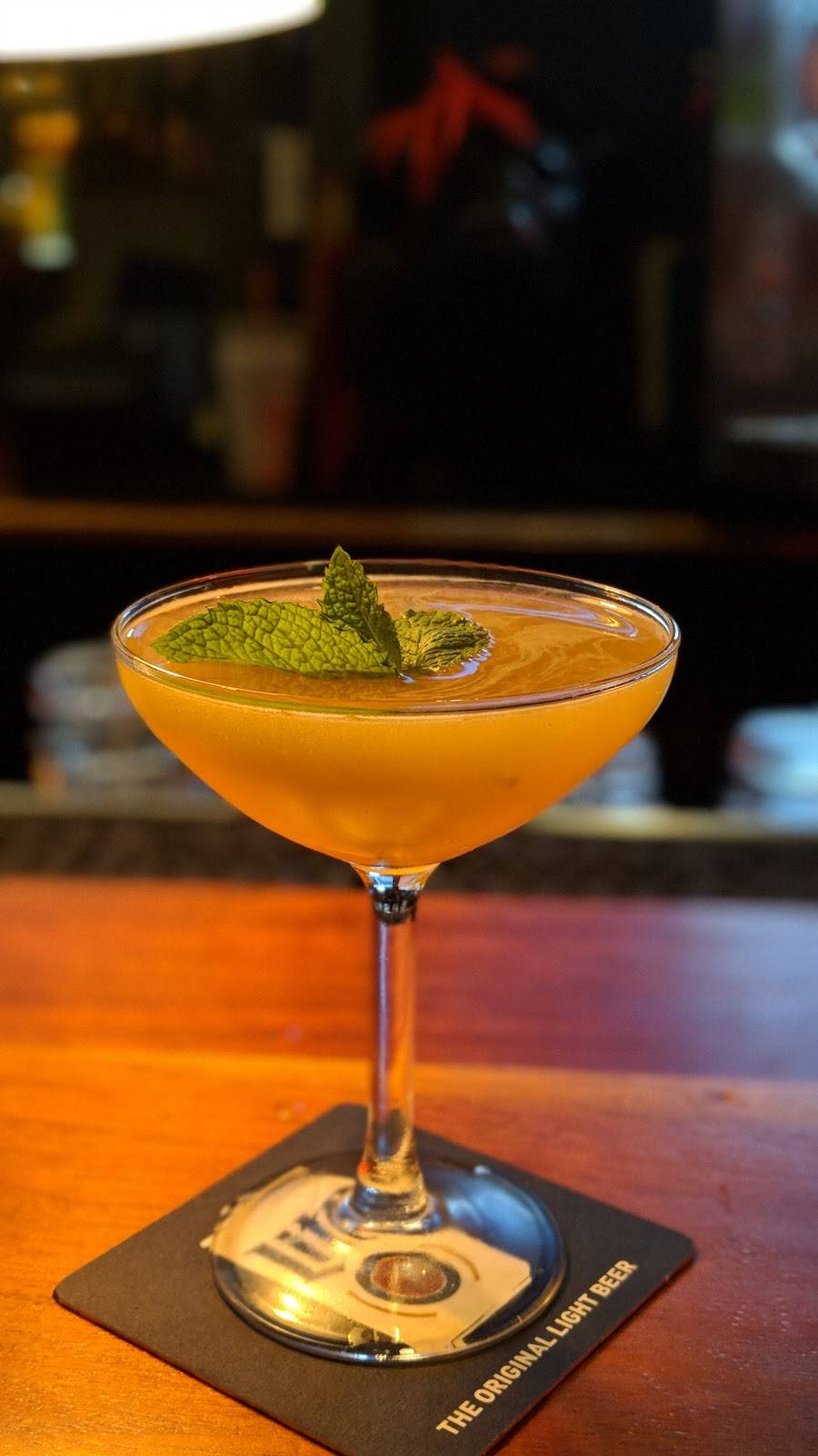 The Playwright Bar | restaurant | 658 E Broadway, South Boston, MA 02127, USA | 6172692537 OR +1 617-269-2537