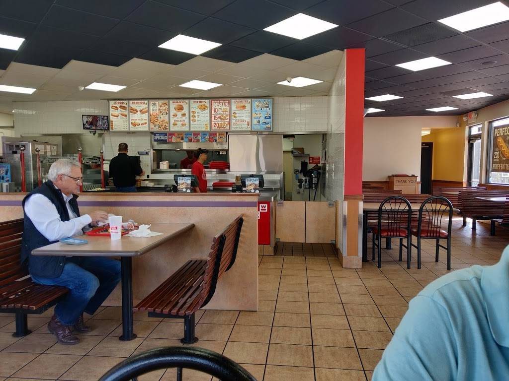 Wienerschnitzel | restaurant | 2512 W Braker Ln, Austin, TX 78758, USA | 5124917888 OR +1 512-491-7888