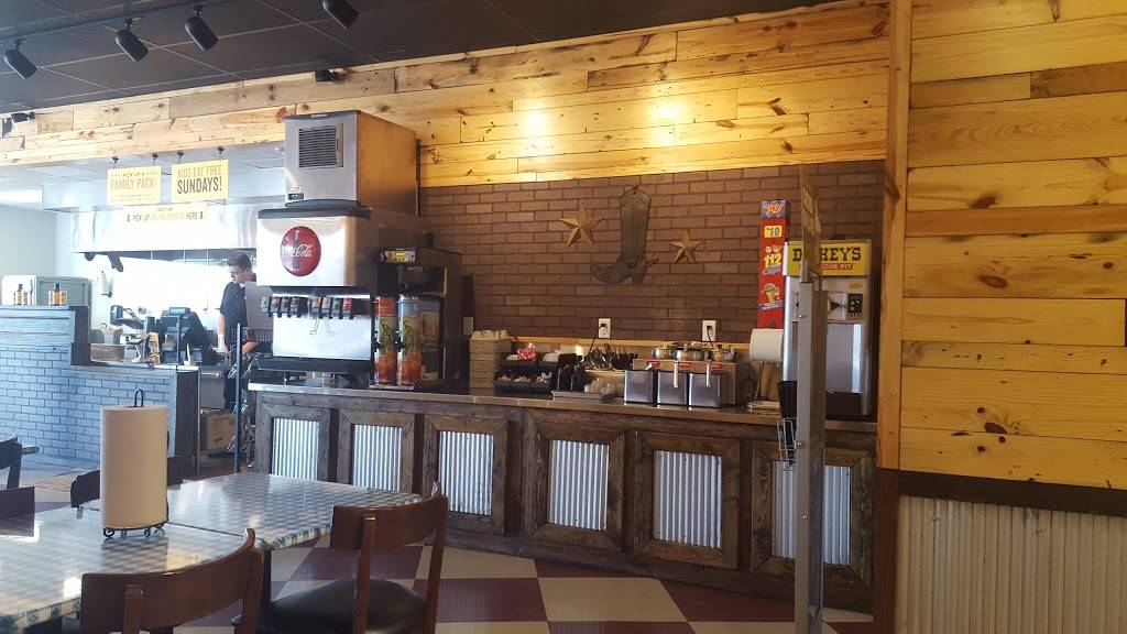 Dickeys Barbecue Pit | restaurant | 624 Corwin Nixon Blvd, South Lebanon, OH 45065, USA | 5137701026 OR +1 513-770-1026