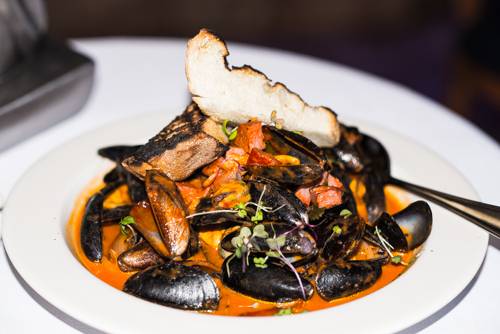 Als Waterfront Restaurant & Marina | restaurant | 28 Water St, East Providence, RI 02914, USA | 4014340590 OR +1 401-434-0590