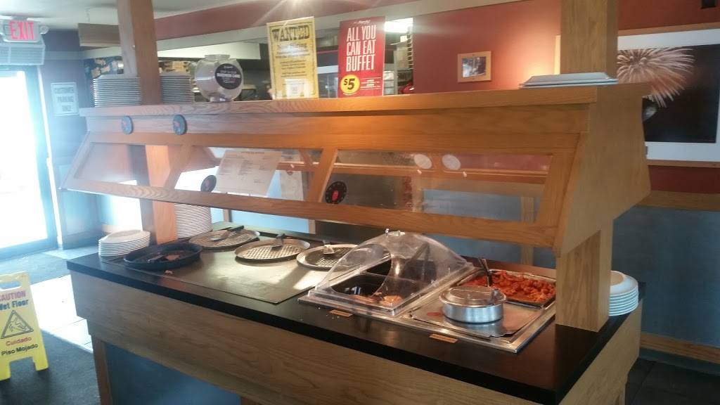 Pizza Hut | meal takeaway | 175 Main Ave, Kaukauna, WI 54130, USA | 9207660111 OR +1 920-766-0111