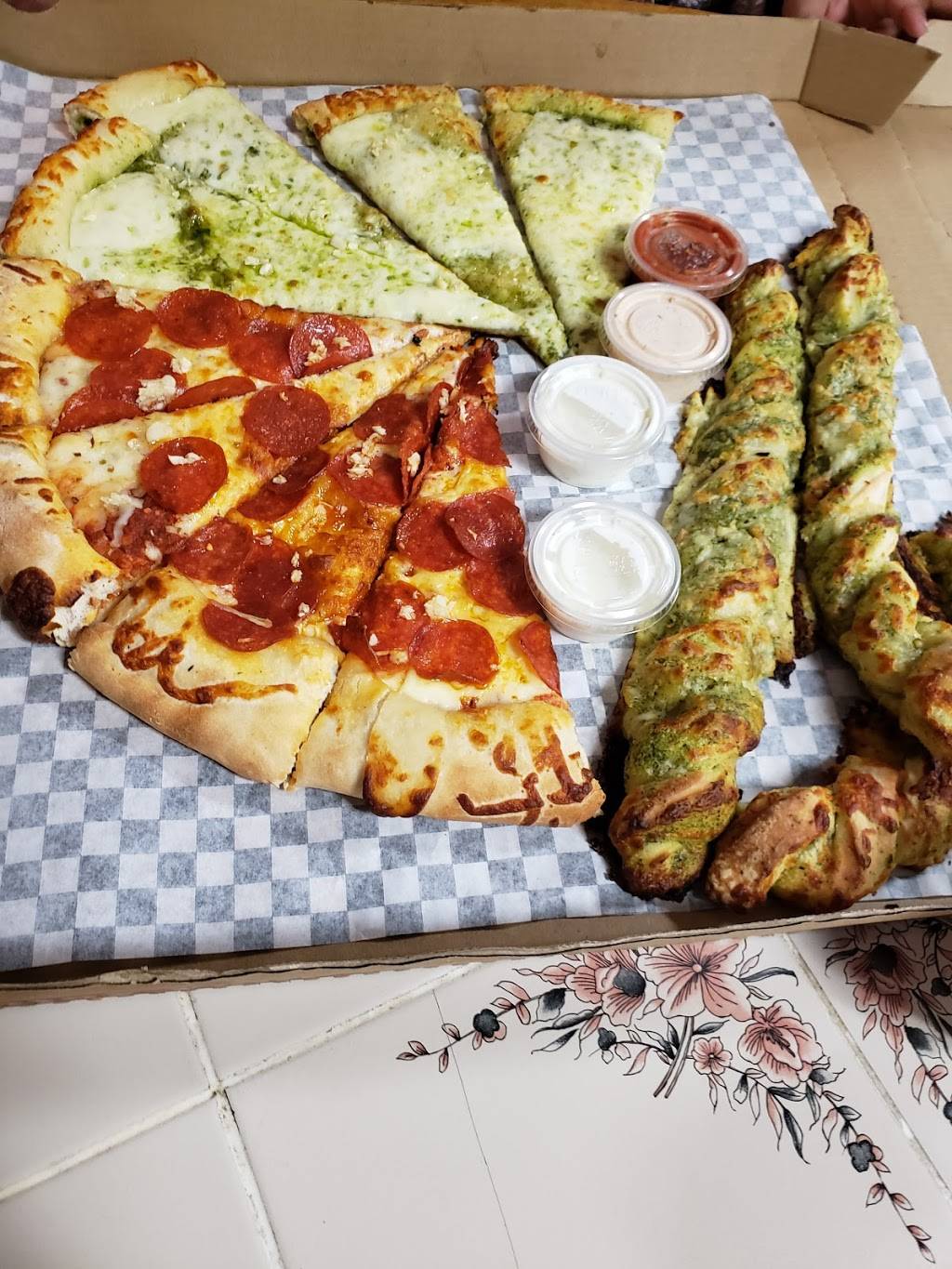 Pieces | Pizza By the Slice | restaurant | 1309 21st St, Sacramento, CA 95811, USA | 9164411949 OR +1 916-441-1949