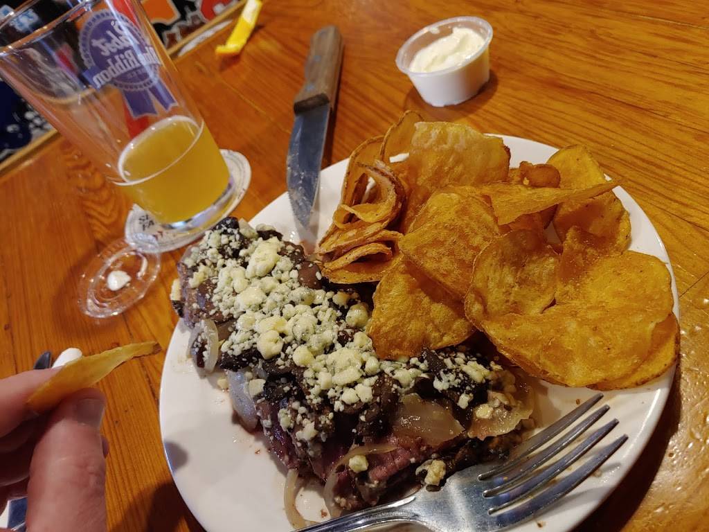 Maxies Grill & Tap Room | restaurant | 35 McIntyre Rd, Pinehurst, NC 28374, USA | 9104202181 OR +1 910-420-2181