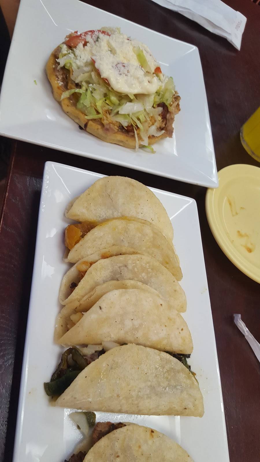 La Chilangueada | restaurant | 5131 W Fullerton Ave, Chicago, IL 60639, USA | 7732376638 OR +1 773-237-6638