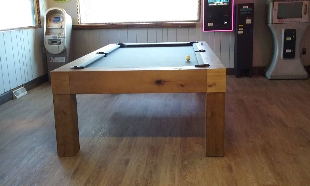 Vajs Garage Restaurant | restaurant | 10433 196th Ave, Bristol, WI 53104, USA | 2628572555 OR +1 262-857-2555