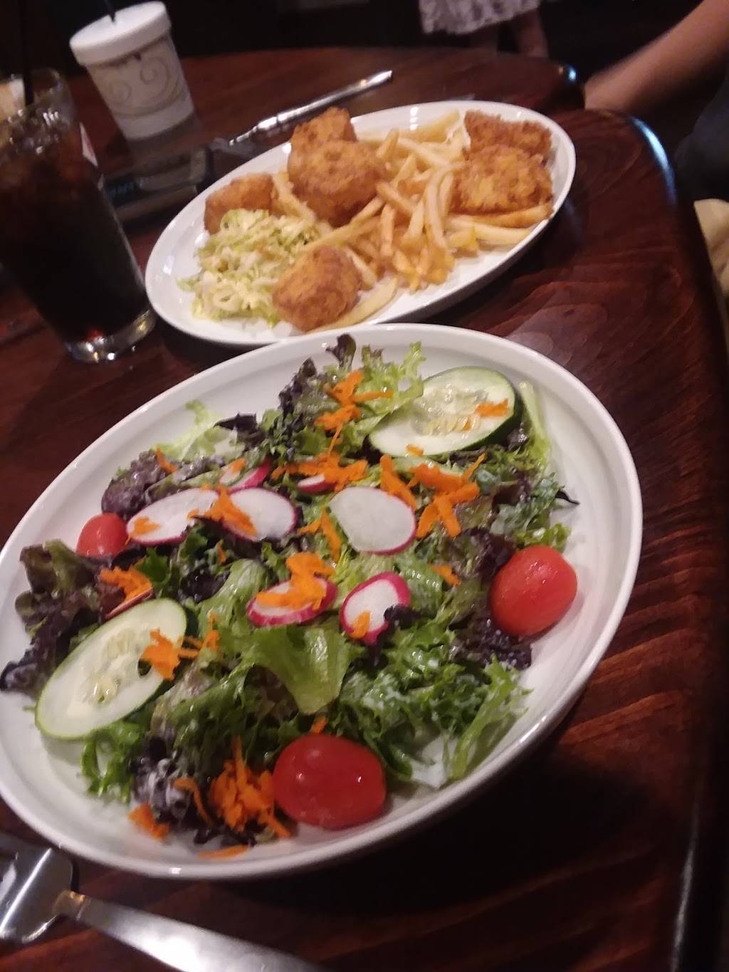 Peter Christians Tavern | restaurant | 195 Main St, New London, NH 03257, USA | 6035262964 OR +1 603-526-2964