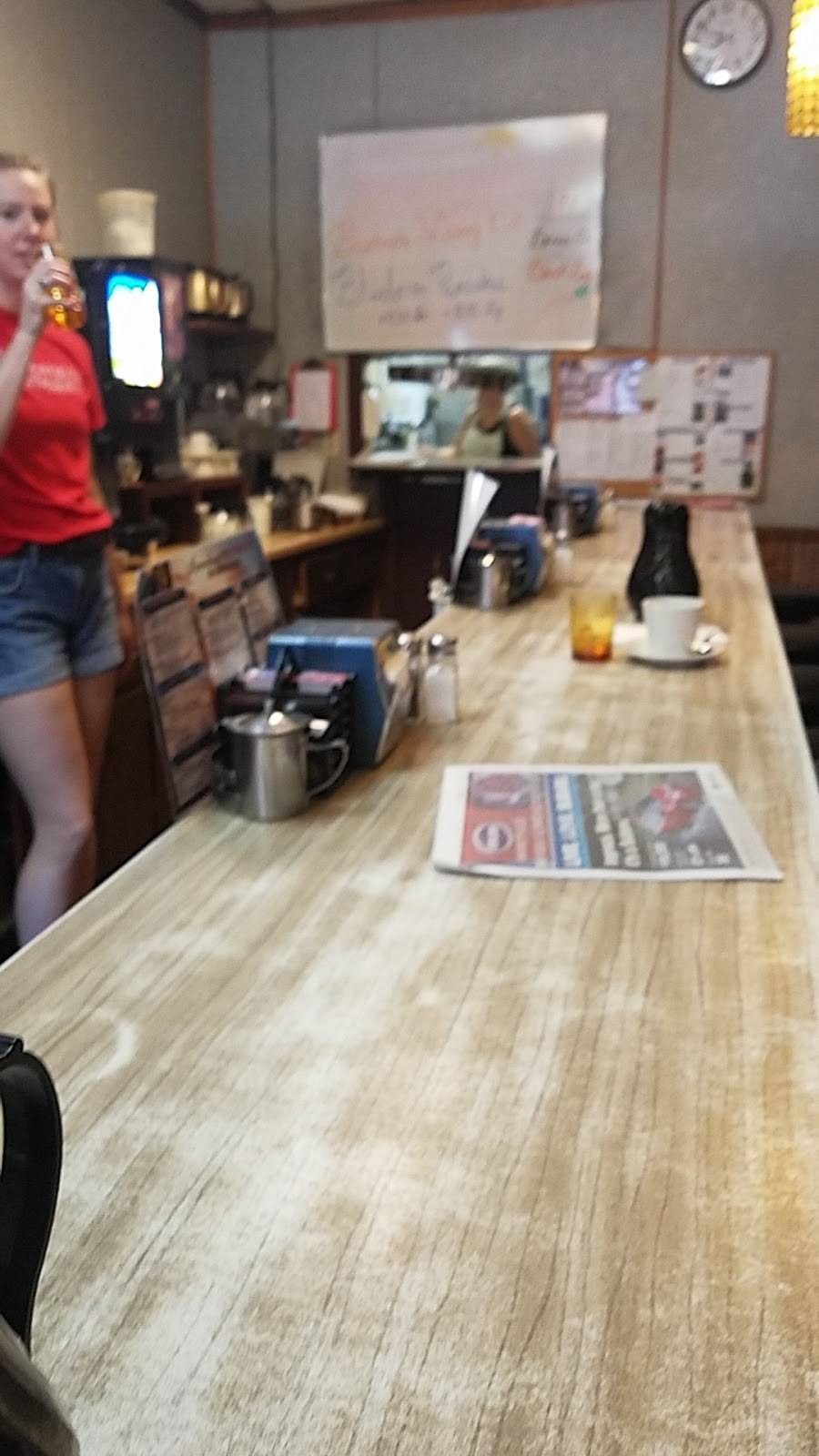 Arrowhead Restaurant | restaurant | 108 W Main St, Winneconne, WI 54986, USA | 9205824258 OR +1 920-582-4258