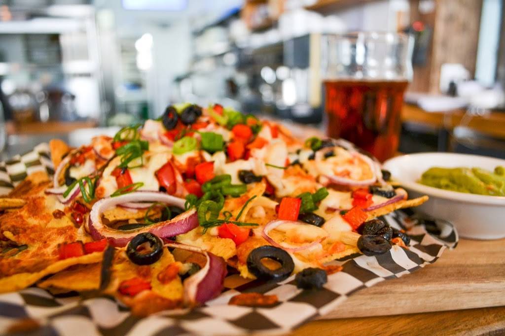 Resto Bar Le Chack | restaurant | 2206 Boulevard des Chenaux, Trois-Rivières, QC G9A 1A1, Canada | 8194150609 OR +1 819-415-0609