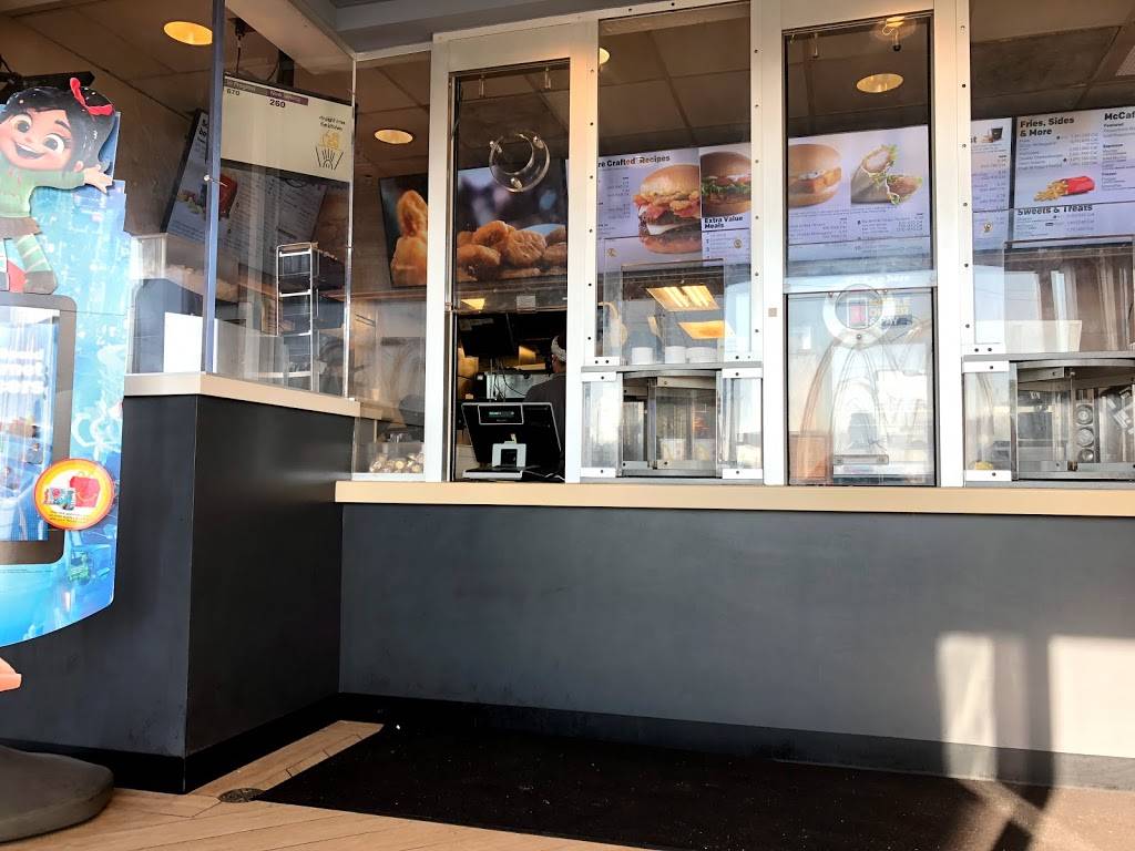 McDonalds | cafe | 13500 Linwood St, Detroit, MI 48221, USA | 3138651272 OR +1 313-865-1272