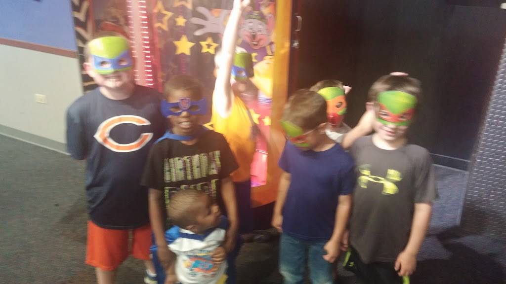 Chuck E. Cheeses | restaurant | 1701 E Empire St, Bloomington, IL 61704, USA | 3096642982 OR +1 309-664-2982