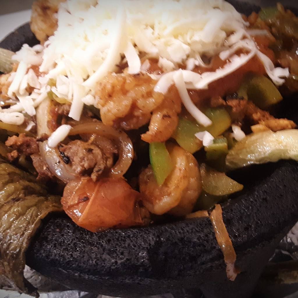 La Pinata Mexican Grill | restaurant | 4219 E Station Rd, Roanoke, IN 46783, USA | 2606728848 OR +1 260-672-8848