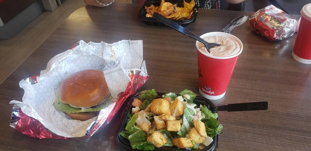 Wendys | restaurant | 6948 McLeod Rd, Niagara Falls, ON L2G 7K3, Canada | 9053549976 OR +1 905-354-9976