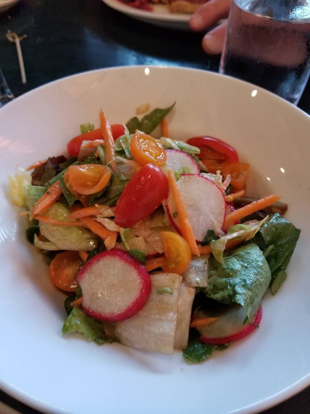 Americana Kitchen & Bar | night club | 359 US-130, East Windsor, NJ 08520, USA | 6094484477 OR +1 609-448-4477