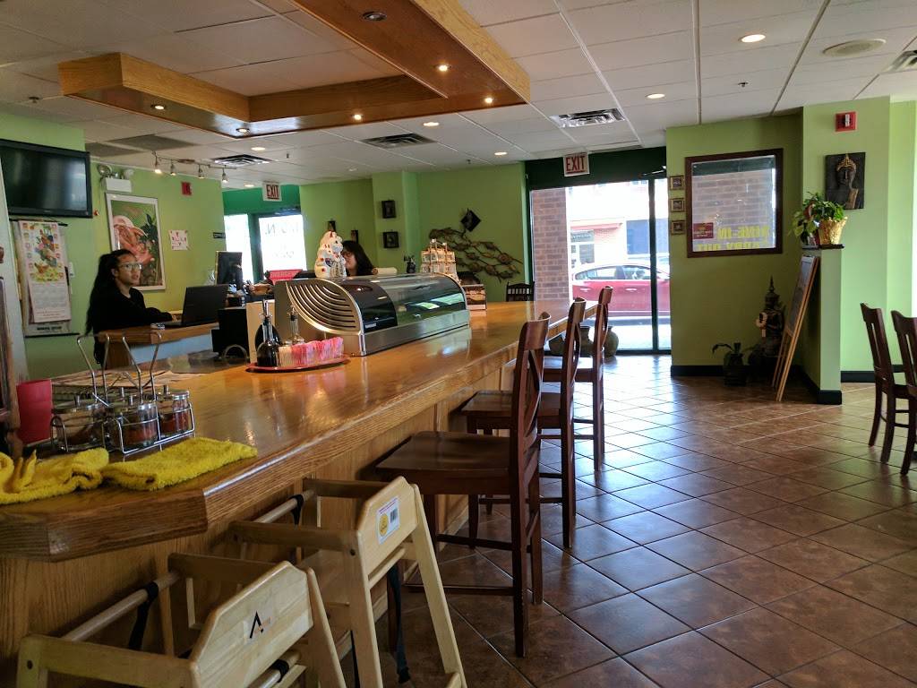 Gumrai Thai | restaurant | 170 N Arlington Heights Rd, Arlington Heights, IL 60004, USA | 8475901000 OR +1 847-590-1000