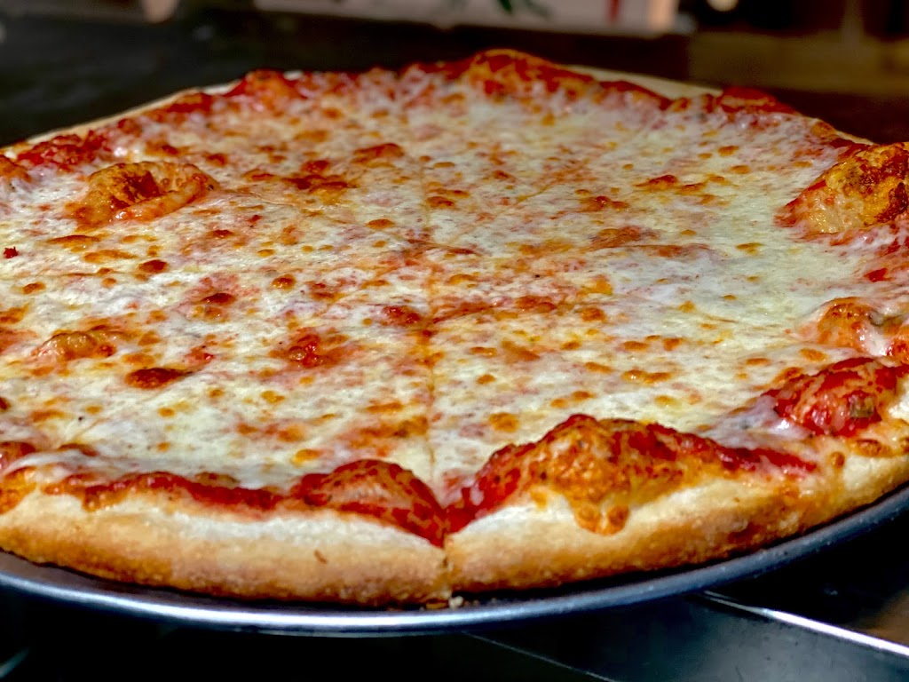Peppinos Pizza | restaurant | 3731 W University Ave, Gainesville, FL 32607, USA | 3525546078 OR +1 352-554-6078