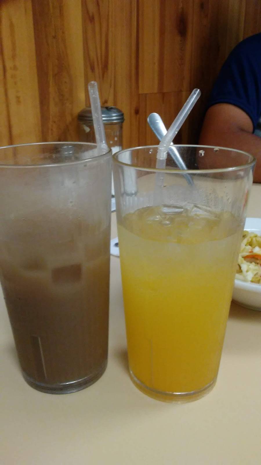 Pupuseria El Salvadoreño | restaurant | 1741 Algonquin Rd, Mt Prospect, IL 60056, USA | 2248757180 OR +1 224-875-7180