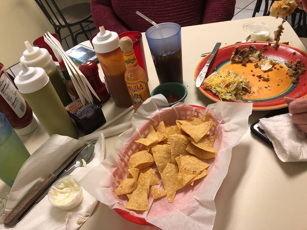 La Cabaña | restaurant | 701 N Grandview Blvd, Waukesha, WI 53188, USA | 2628754592 OR +1 262-875-4592