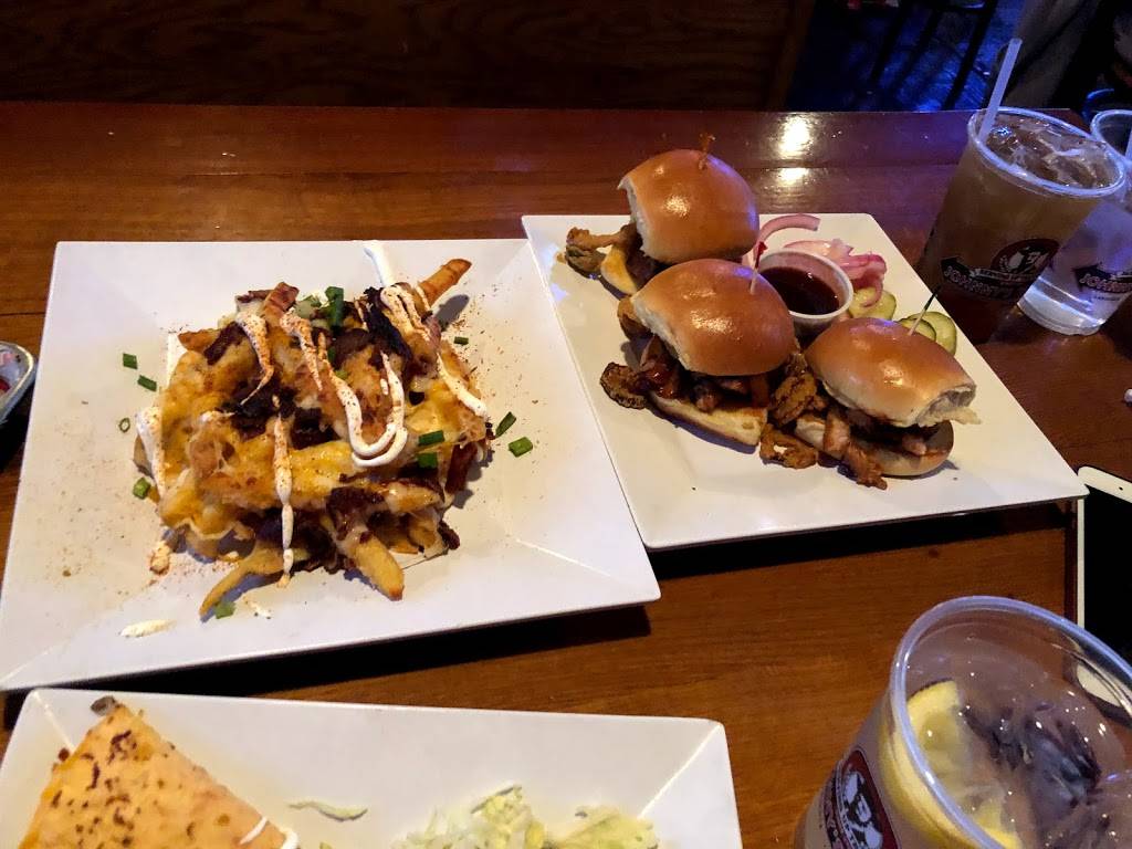 Johnnys Tavern | restaurant | 1310 Grand Blvd, Kansas City, MO 64106, USA | 8162682260 OR +1 816-268-2260