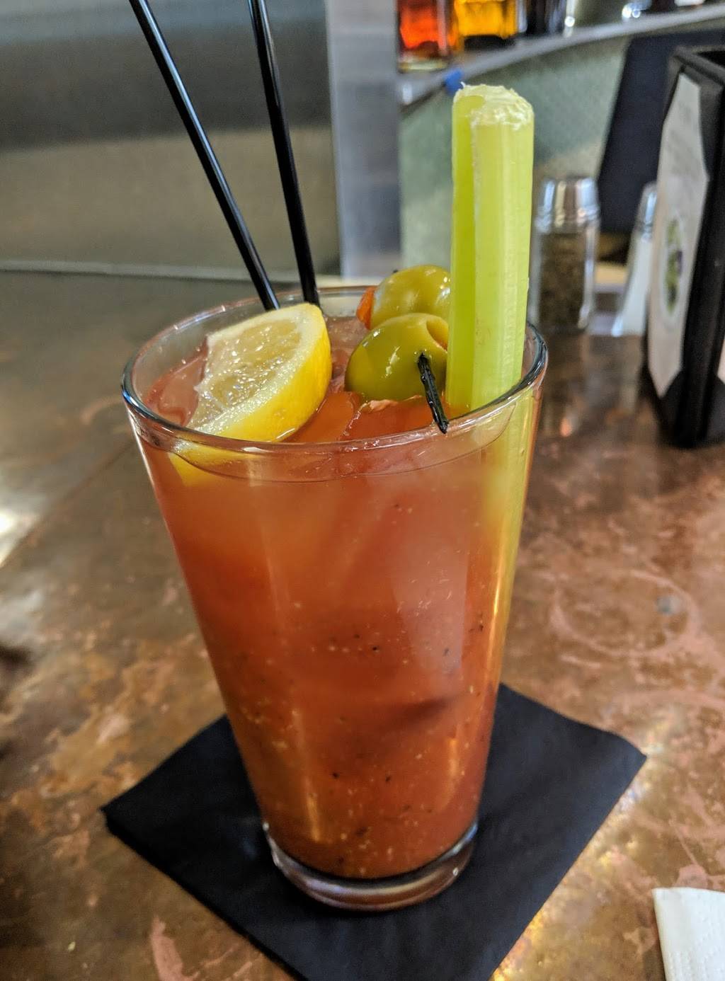 Fords Filling Station | restaurant | Los Angeles International Airport - Terminal 5, West Way, Los Angeles, CA 90045, USA | 2132350254 OR +1 213-235-0254