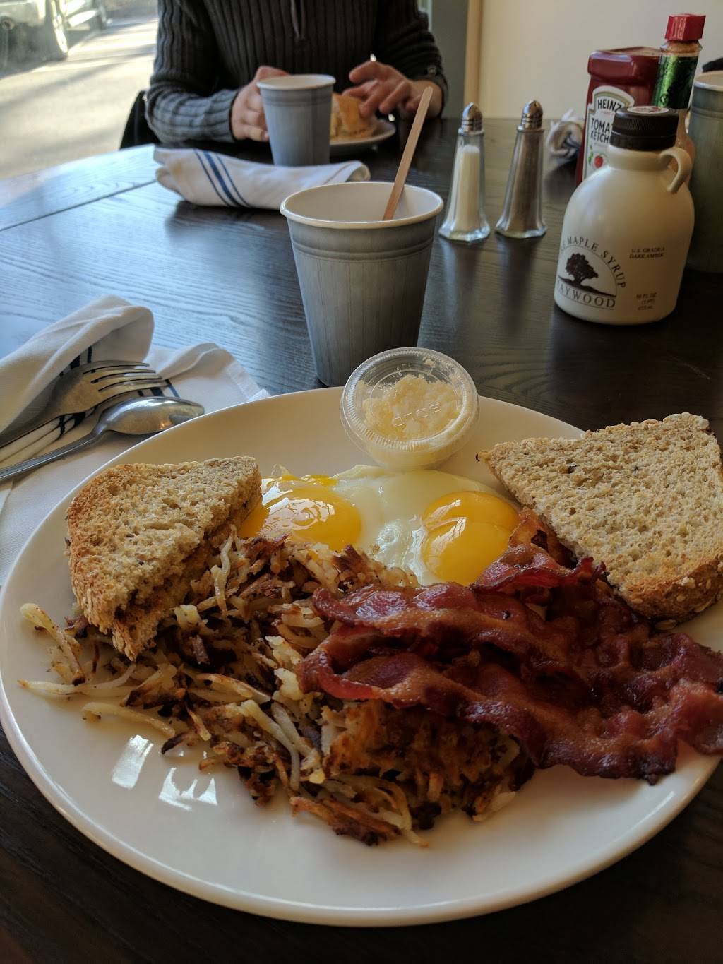 Bridgewater Village Store & Bistro | cafe | 27 Main St S, Bridgewater, CT 06752, USA | 8603542863 OR +1 860-354-2863