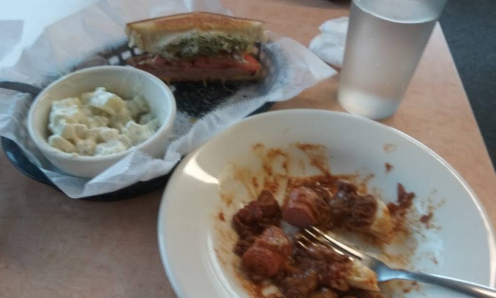 Cooks American Grill | restaurant | 1936 SW Gage Blvd, Topeka, KS 66604, USA | 7852711415 OR +1 785-271-1415