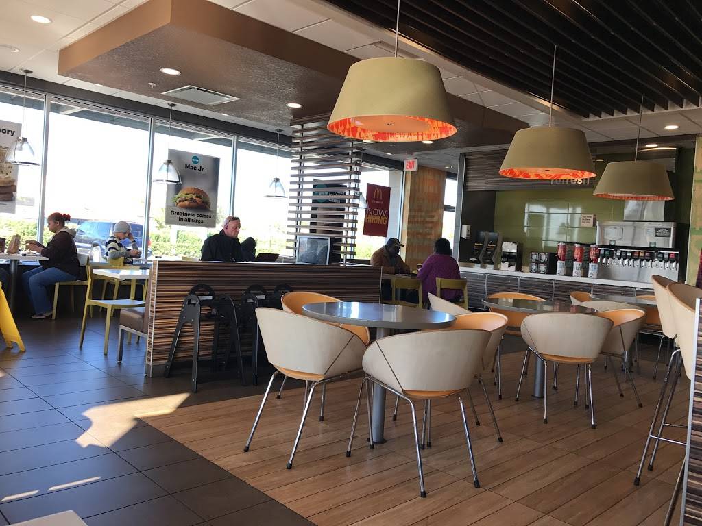 McDonalds | cafe | 2503 N John Young Pkwy, Orlando, FL 32804, USA | 4072994291 OR +1 407-299-4291