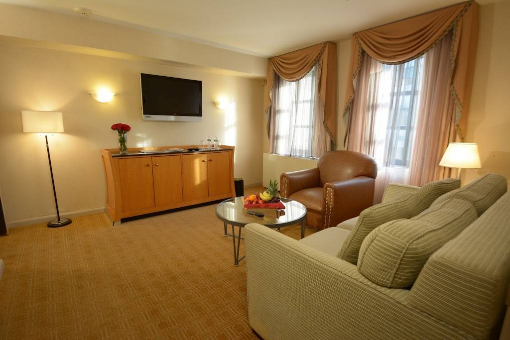 Inn At Great Neck | night club | 30 Cutter Mill Rd, Great Neck, NY 11021, USA | 5167732000 OR +1 516-773-2000