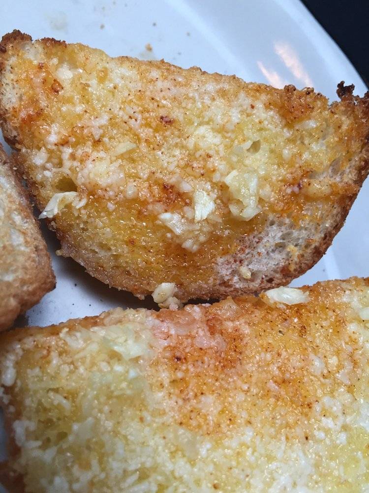 Ginos Italian Restaurant | restaurant | 44960 Valley Central Way, Lancaster, CA 93536, USA | 6619421300 OR +1 661-942-1300