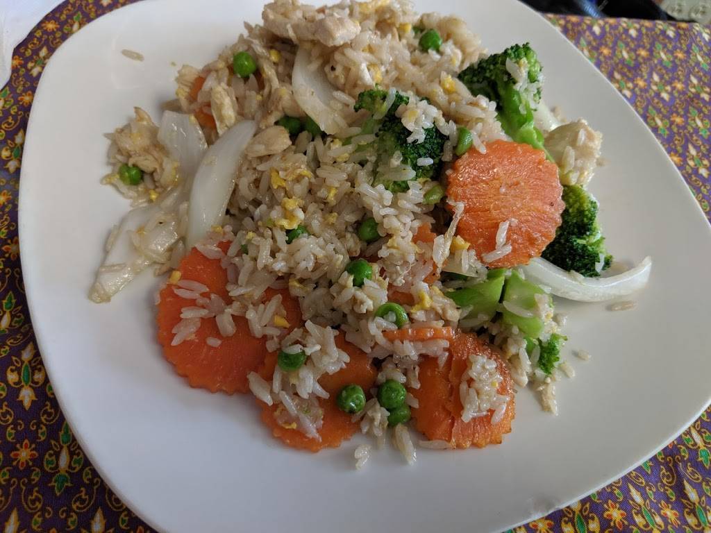 Divine Thai | restaurant | 123 Church St, Whitinsville, MA 01588, USA | 5082344500 OR +1 508-234-4500