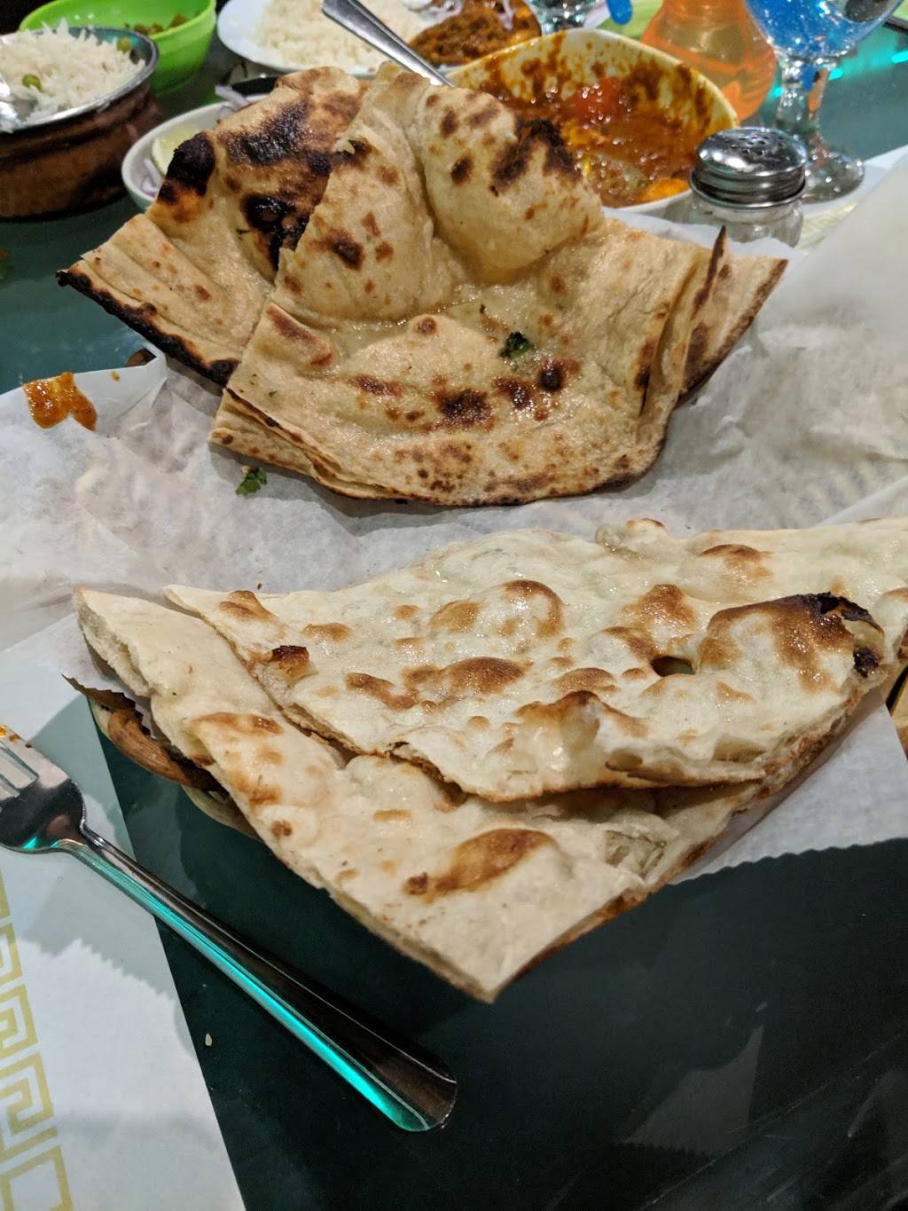 Guru Palace | restaurant | 2215 US-1, North Brunswick Township, NJ 08902, USA | 7323989022 OR +1 732-398-9022