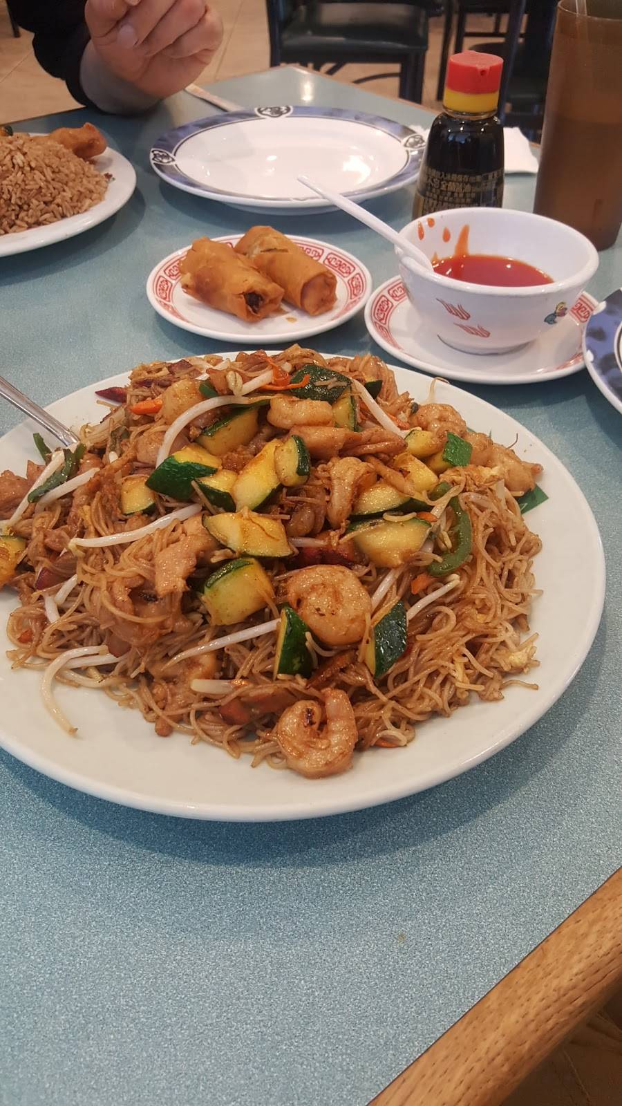 Chus Garden | restaurant | 1101 S Prairie Ave, Inglewood, CA 90301, USA | 3106721137 OR +1 310-672-1137