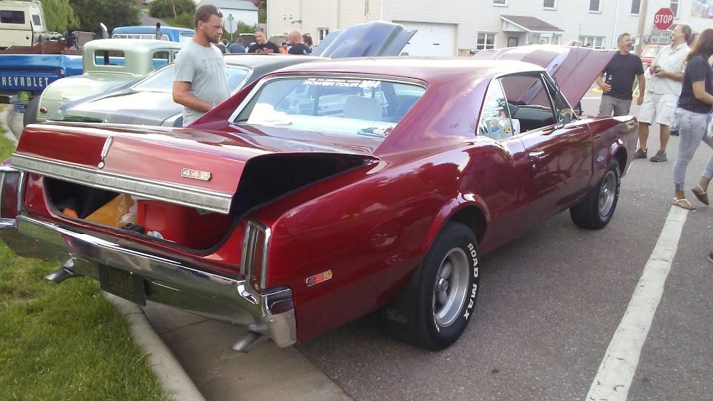 Full Throttle Nights | restaurant | 109 W Broadway St, Rock Springs, WI 53961, USA | 6086978643 OR +1 608-697-8643