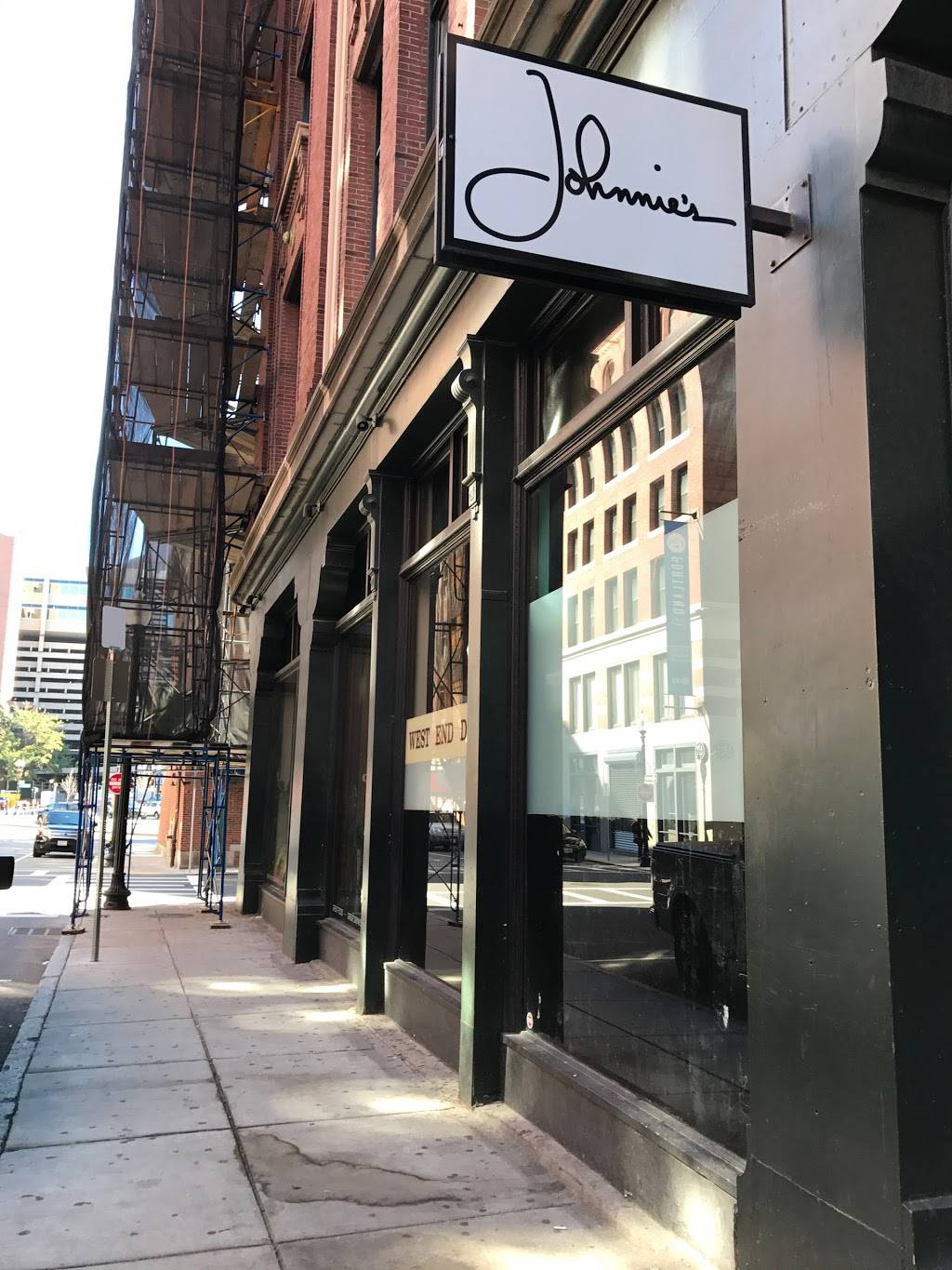 West End Johnnie’s | restaurant | 138 Portland St, Boston, MA 02114, USA | 6172271588 OR +1 617-227-1588