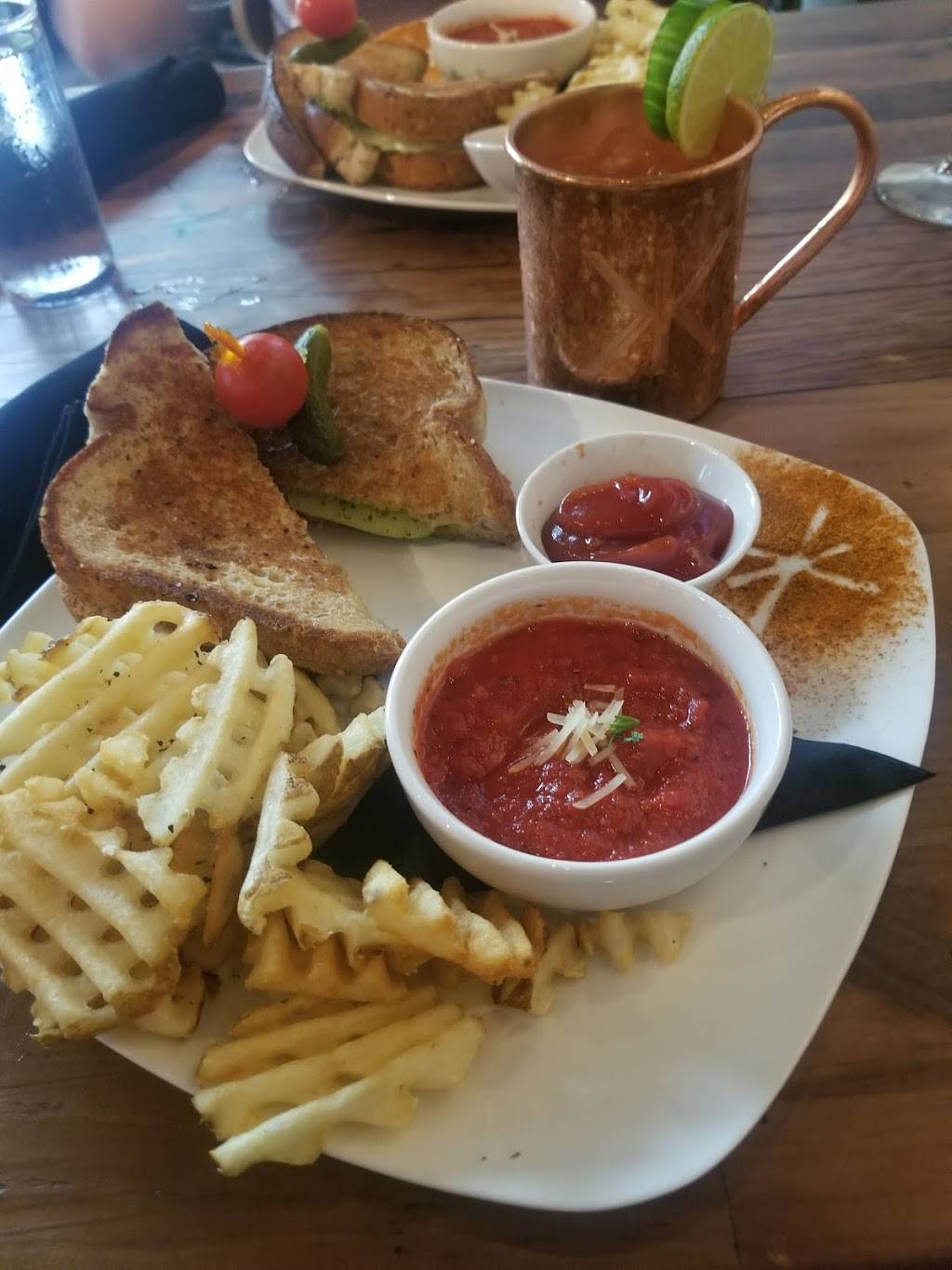 Infuxn Kitchen + Cocktails | restaurant | 530 S Main St, Joplin, MO 64801, USA | 4174833979 OR +1 417-483-3979