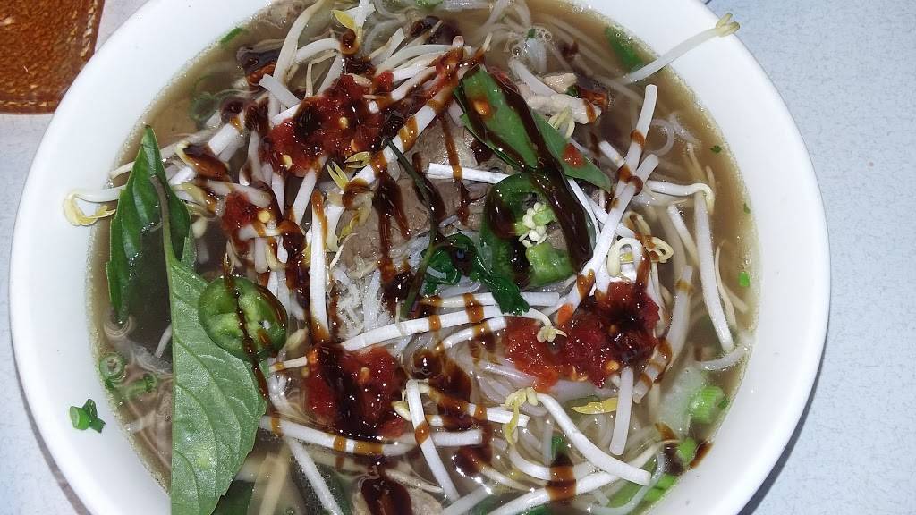 Pho broadway noodle soup | restaurant | 3418 Broadway St, Houston, TX 77017, USA | 7138478820 OR +1 713-847-8820