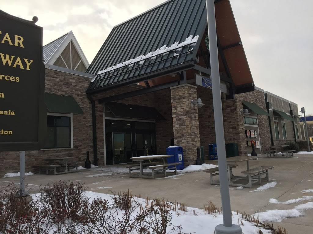 Hickory Run Service Plaza | restaurant | Pennsylvania Turnpike Milepost 86.1, Jim Thorpe, PA 18229, USA | 5705657010 OR +1 570-565-7010