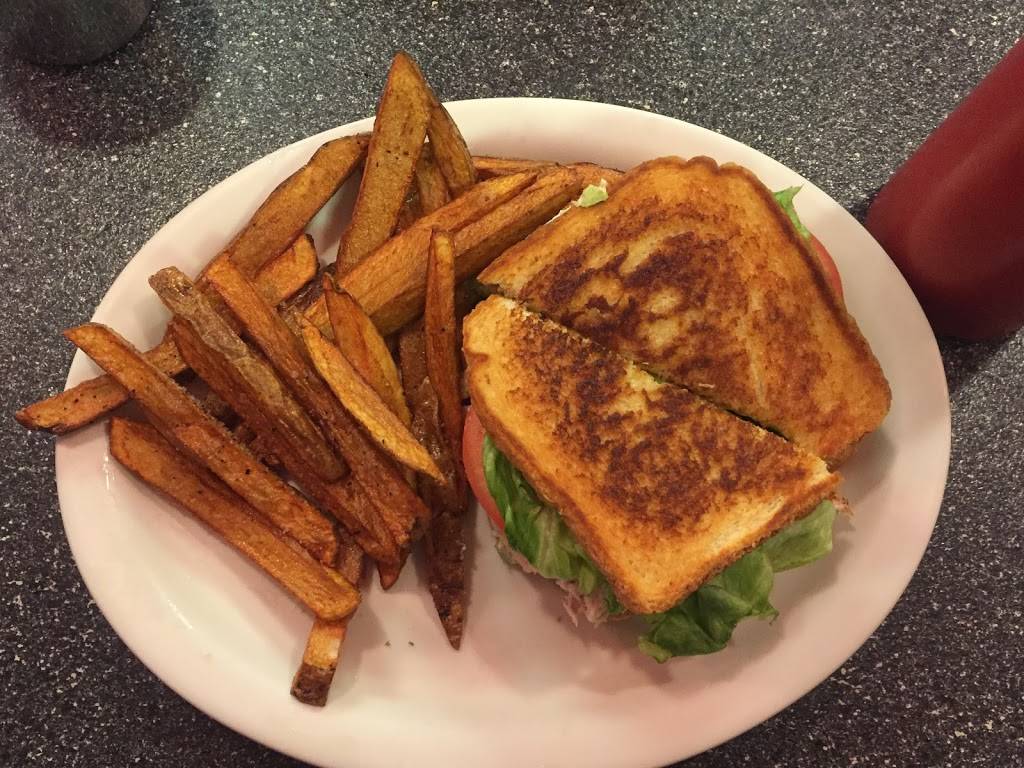 East Main Street Cafe | restaurant | 129 E Main St #8, Webster, MA 01570, USA | 5089490323 OR +1 508-949-0323