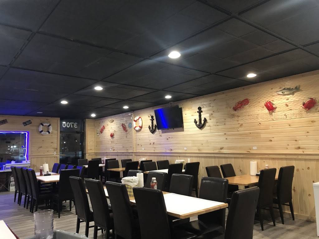 crazy crab | restaurant | 3700 S Waverly Rd, Lansing, MI 48911, USA | 5178873888 OR +1 517-887-3888